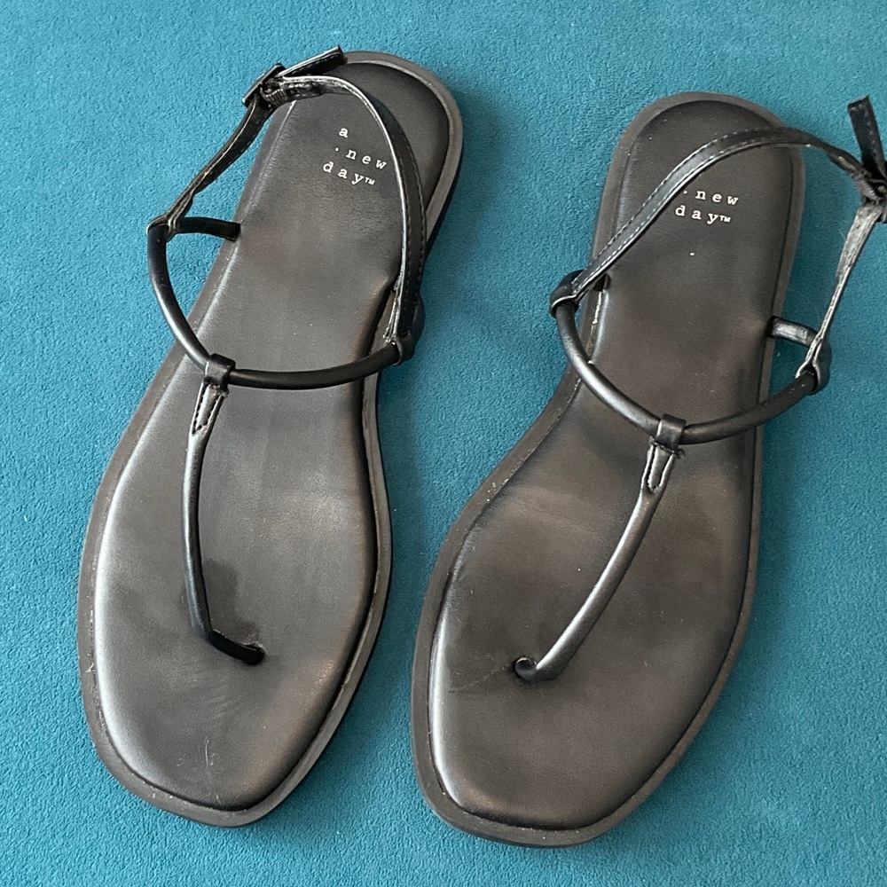 A New Day Women's Black T-Strap Sandals